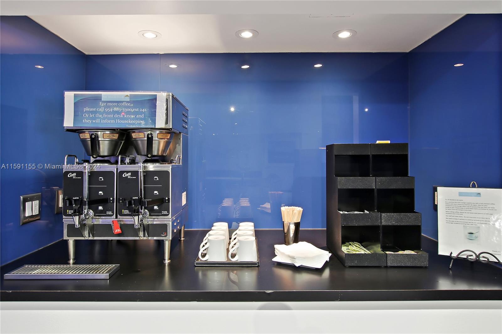 BEACH CLUB CONDO 1 - Residential