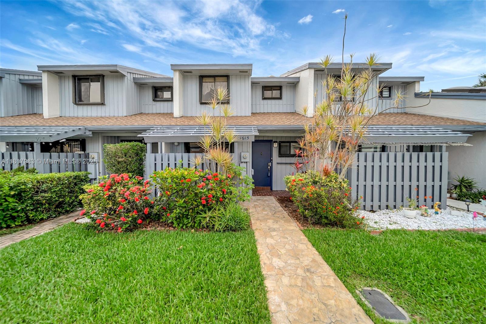 Property for Sale at 1615 N 14th Ter, Hollywood, Broward County, Florida - Bedrooms: 2 
Bathrooms: 2  - $375,000
