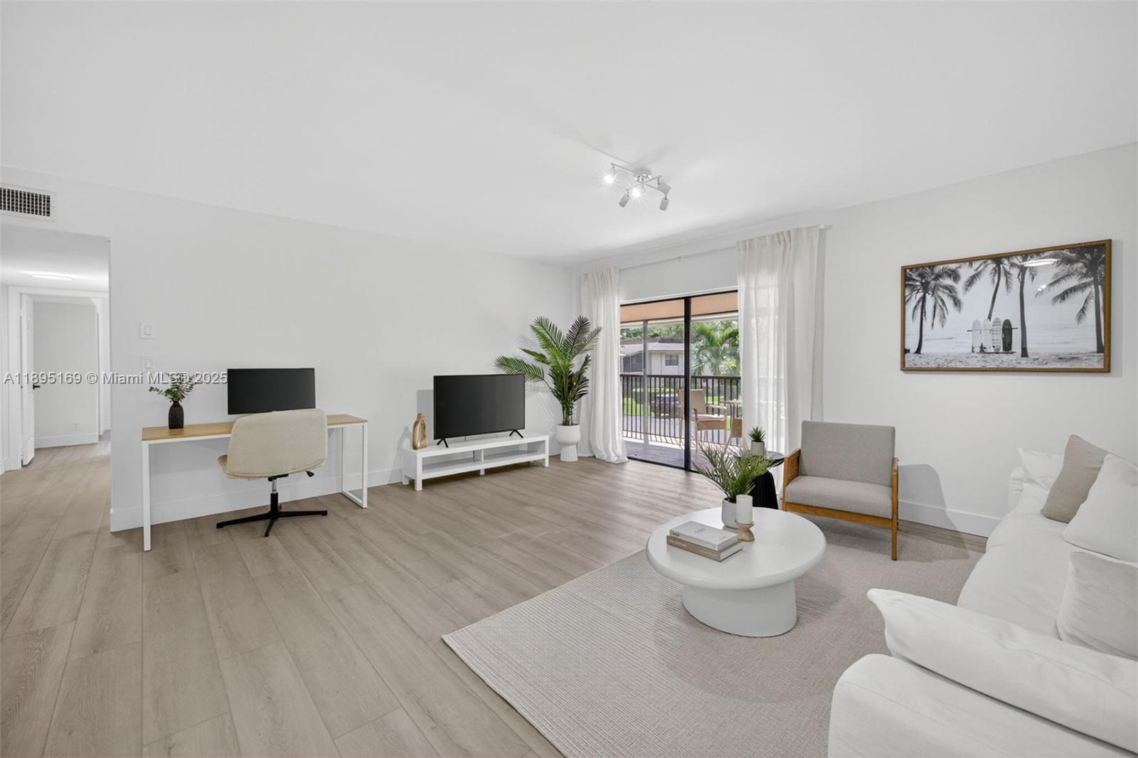 HIDDEN WOODS OF DEER CREEK - Residential