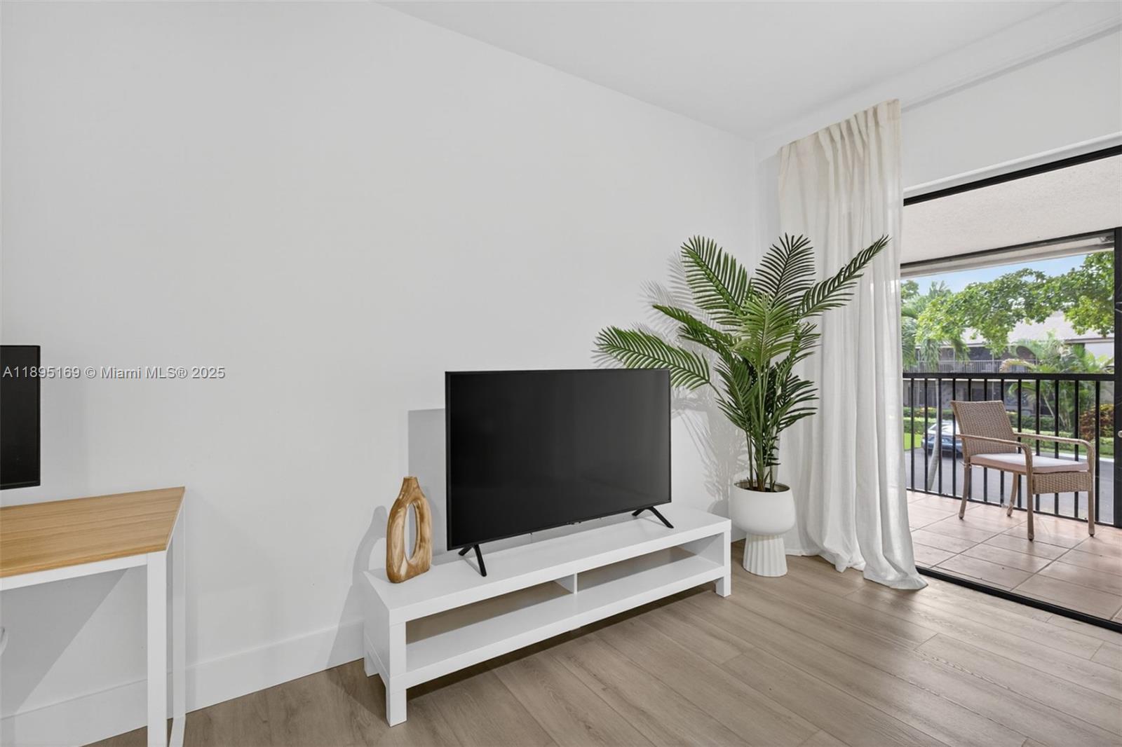 HIDDEN WOODS OF DEER CREEK - Residential