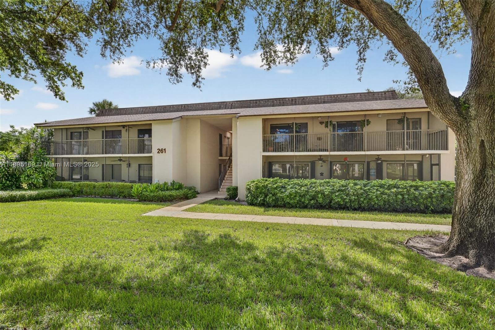 HIDDEN WOODS OF DEER CREEK - Residential