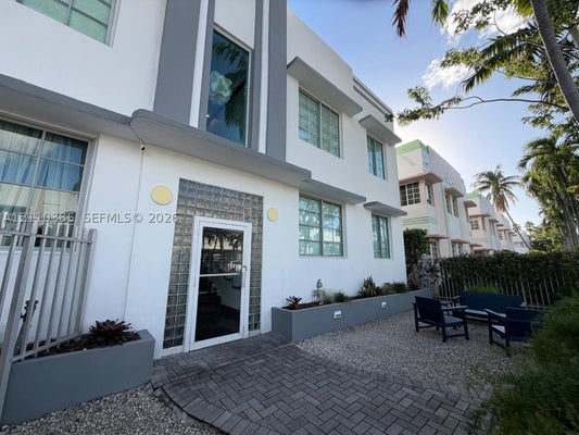 526 15TH ST APT 8, MIAMI BEACH, FL 33139 - Image 0de689e4e80e399e01b7b681575170cd/2667944285