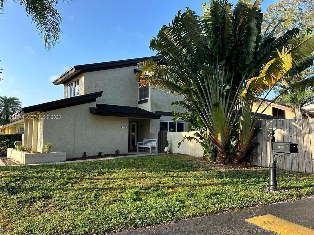 Photo of 8320 SW 39th Ct, Davie, FL 33328 (MLS # A11952044)