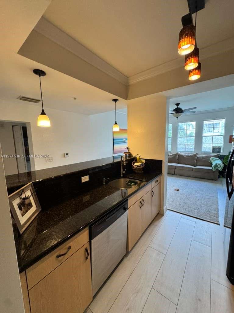 SOLE AT FORT LAUDERDALE C - Residential Lease