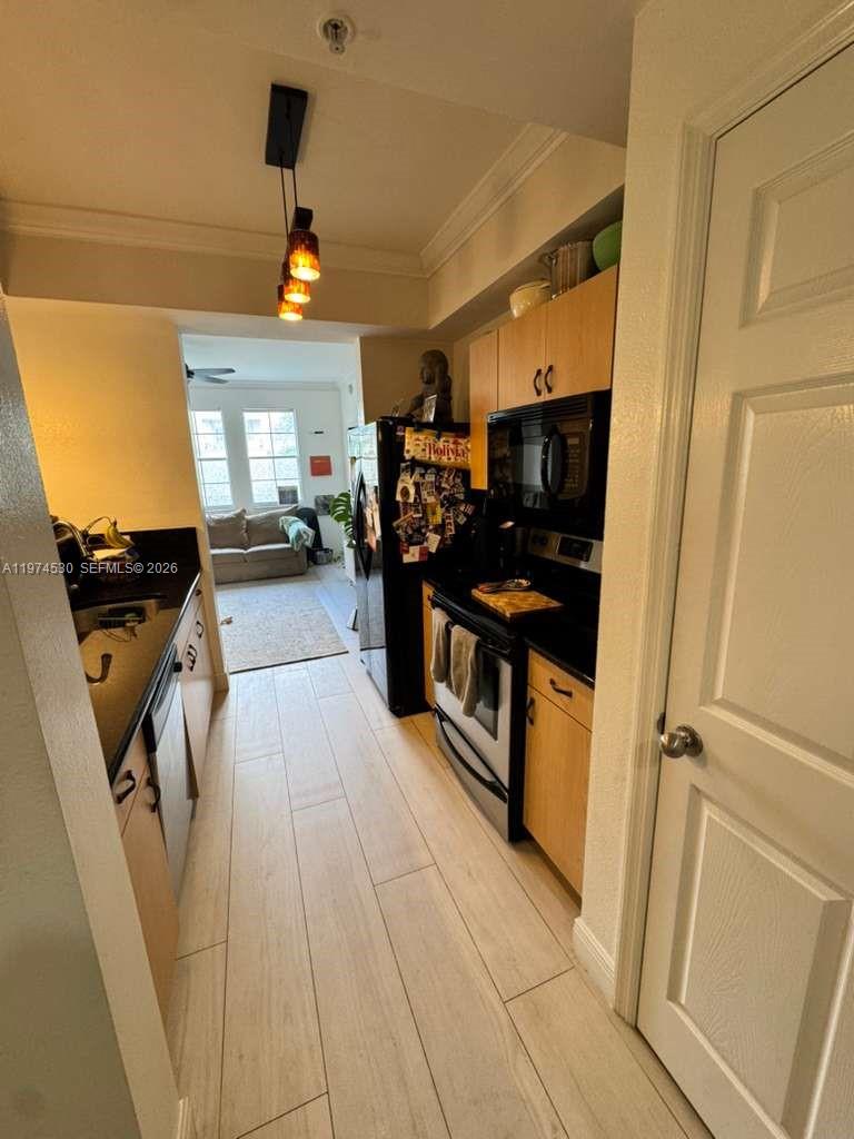 SOLE AT FORT LAUDERDALE C - Residential Lease