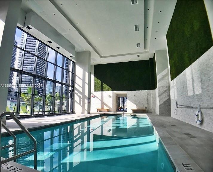 1010 Brickell Ave 3211