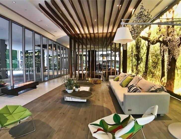 1010 Brickell Ave 3211