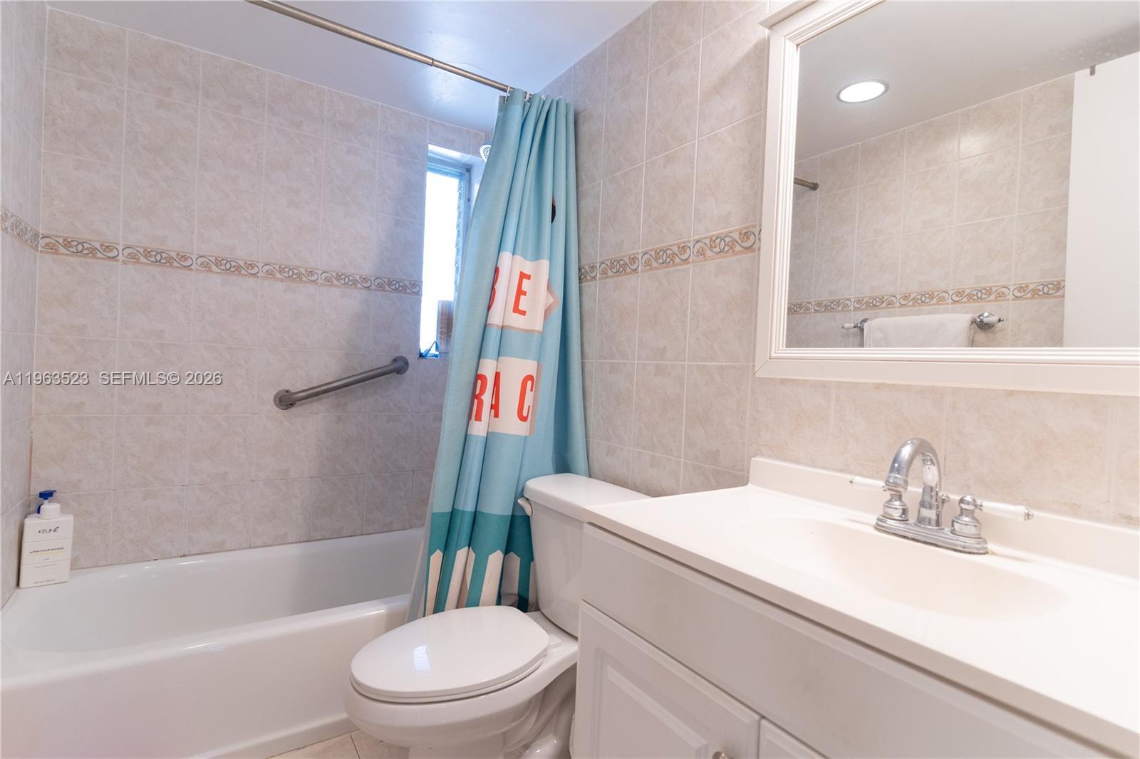 GOLDEN HOUSE CONDO - Residential