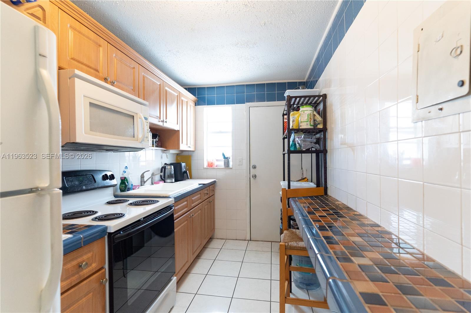 GOLDEN HOUSE CONDO - Residential