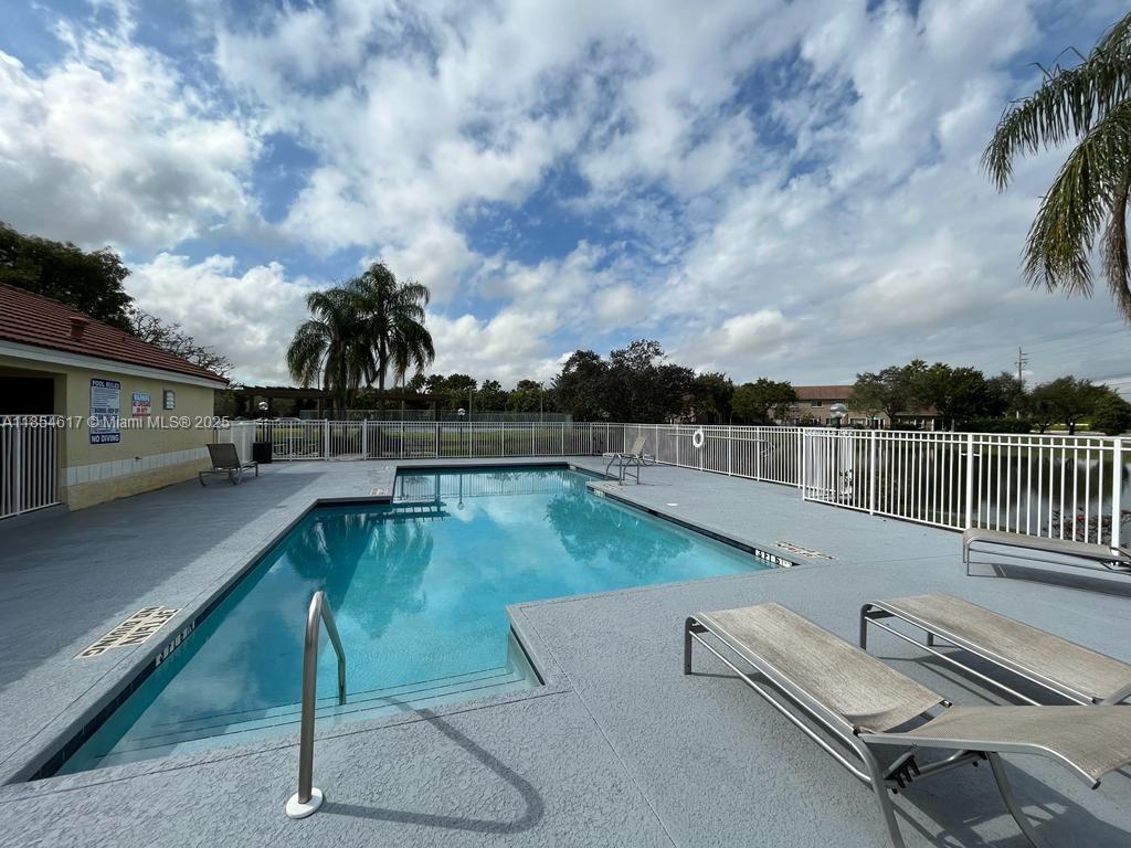 643 Vista Isles Dr 1825