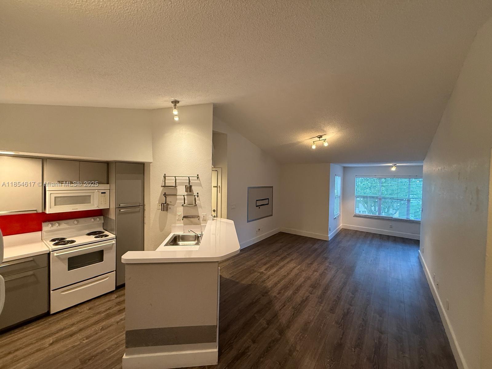 ISLES AT LAGO MAR CONDO - Residential