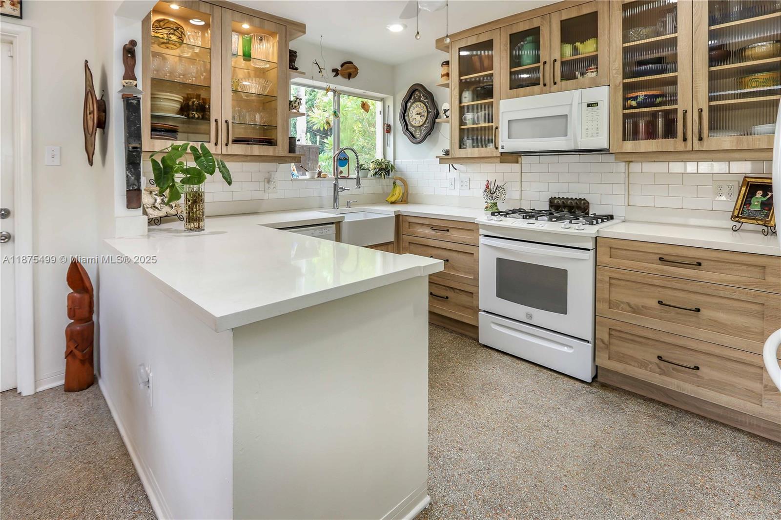 HOLLYWOOD - Residential Lease