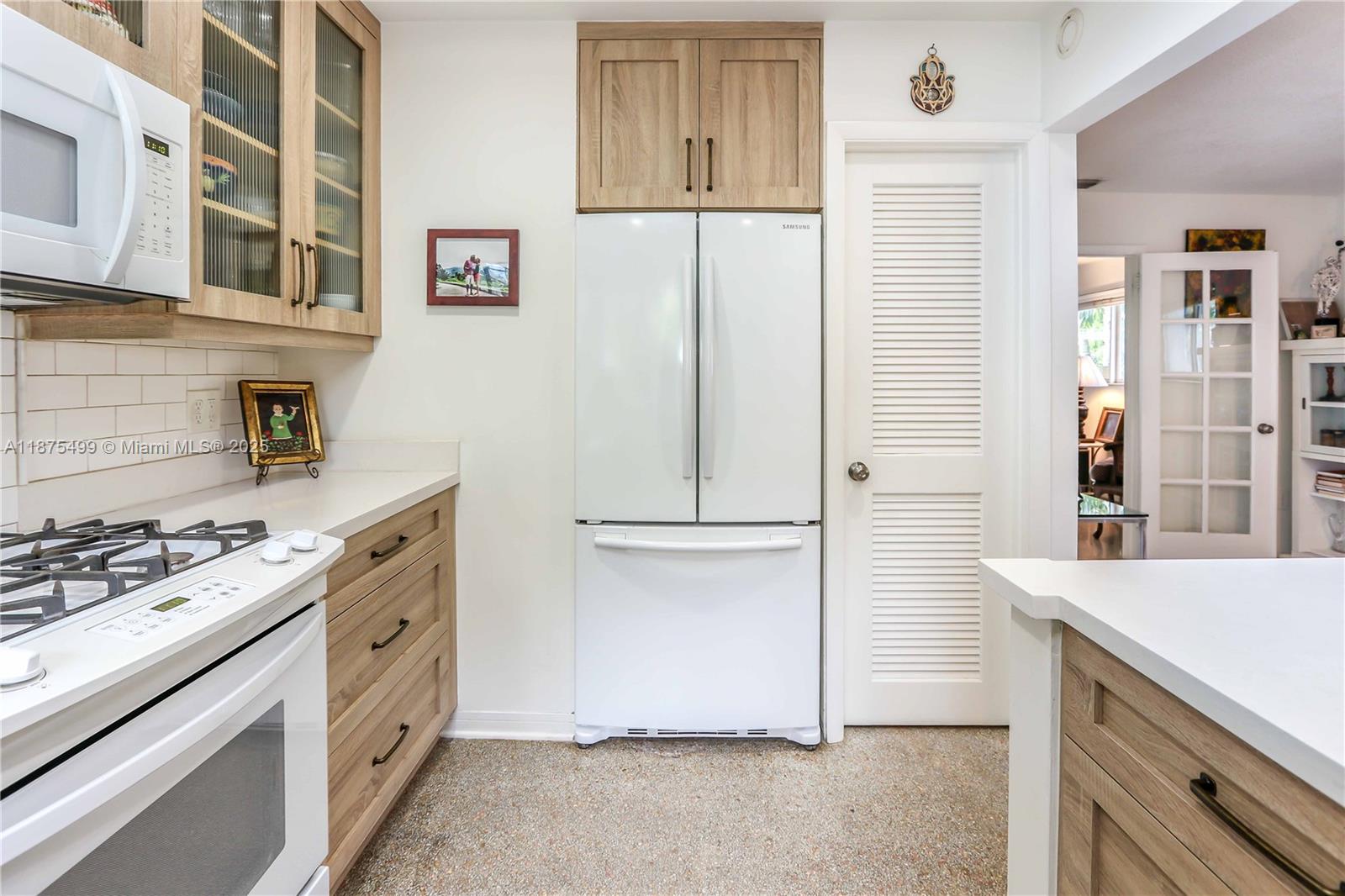 HOLLYWOOD - Residential Lease