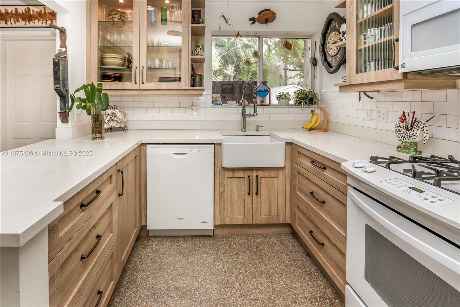 HOLLYWOOD - Residential Lease