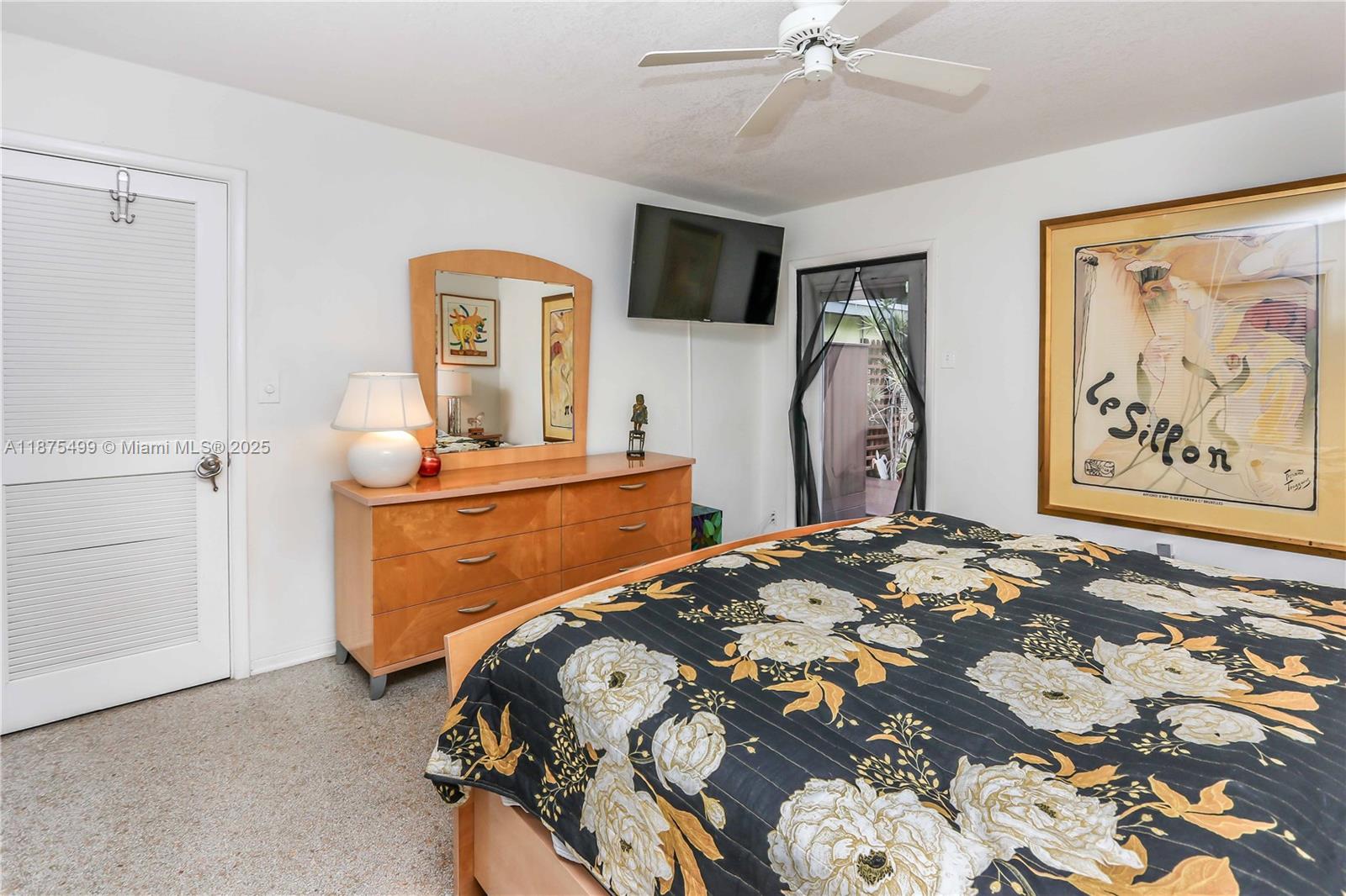 HOLLYWOOD - Residential Lease