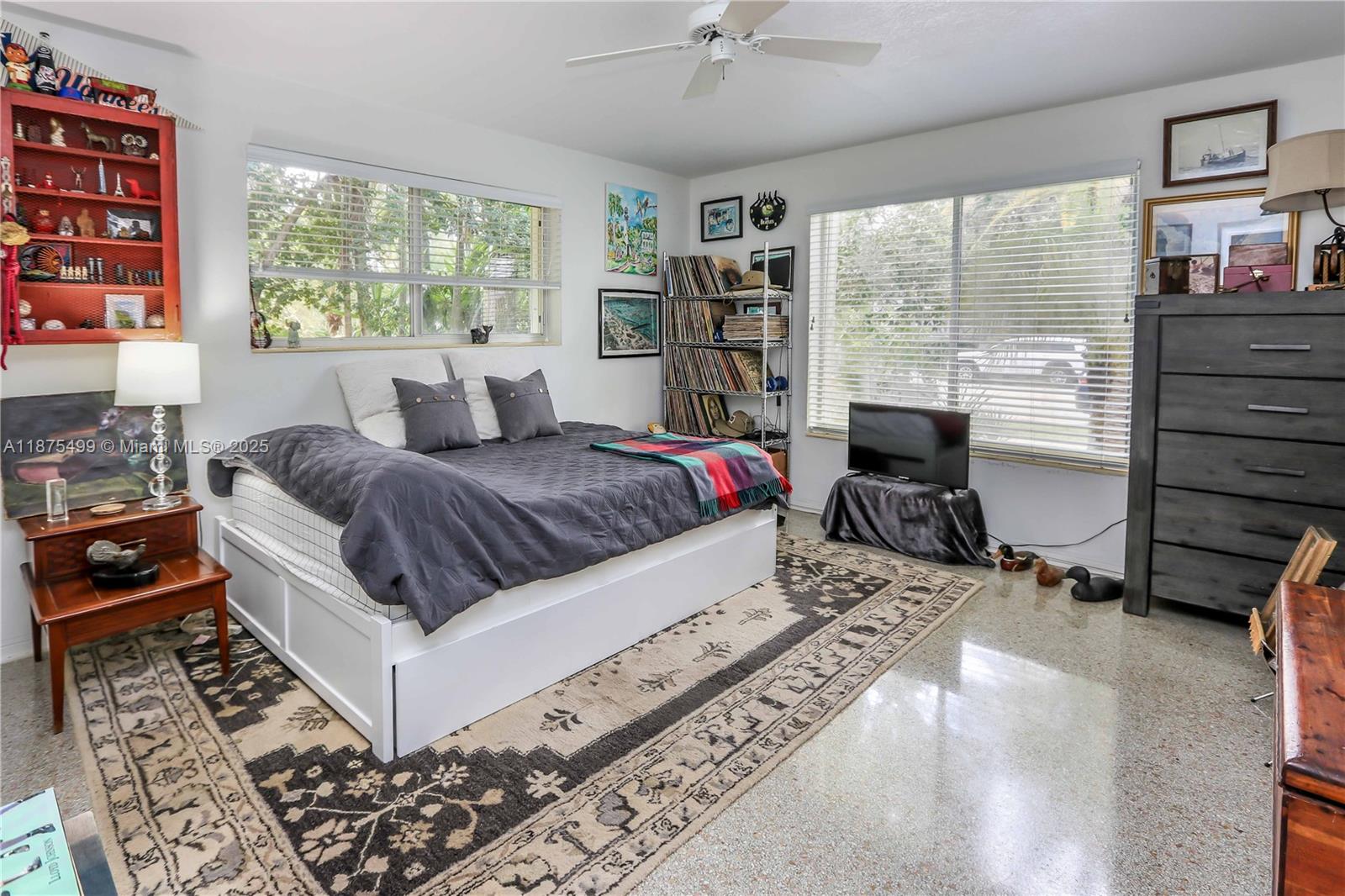 HOLLYWOOD - Residential Lease