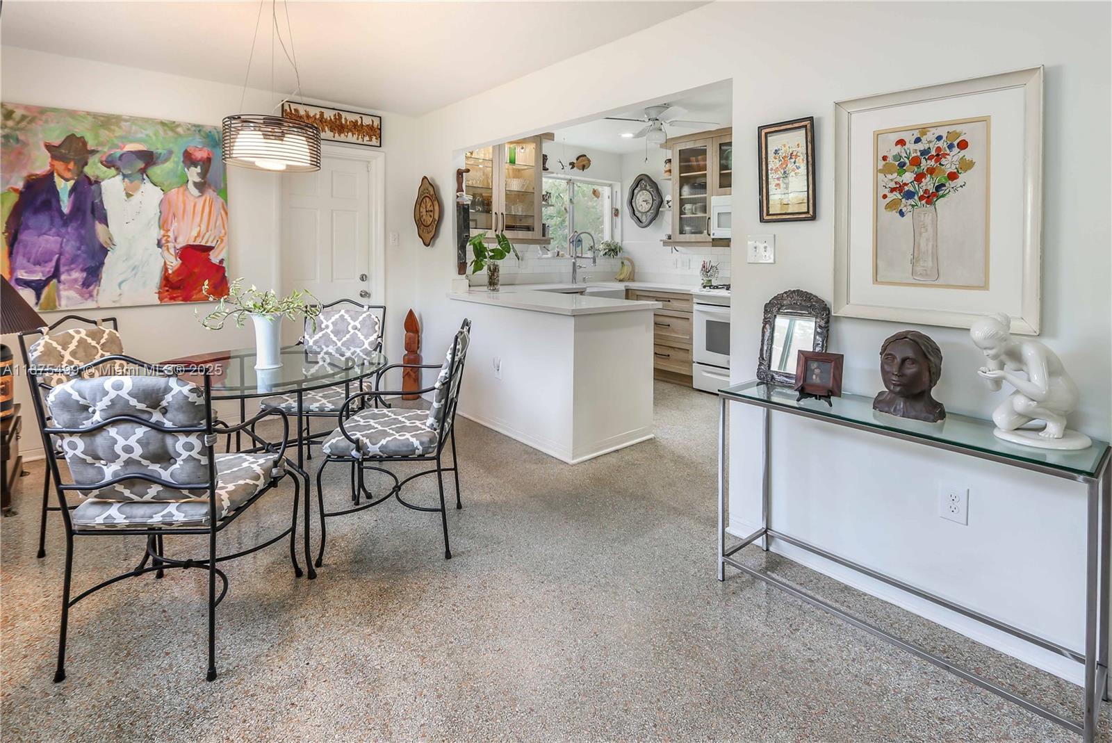 HOLLYWOOD - Residential Lease