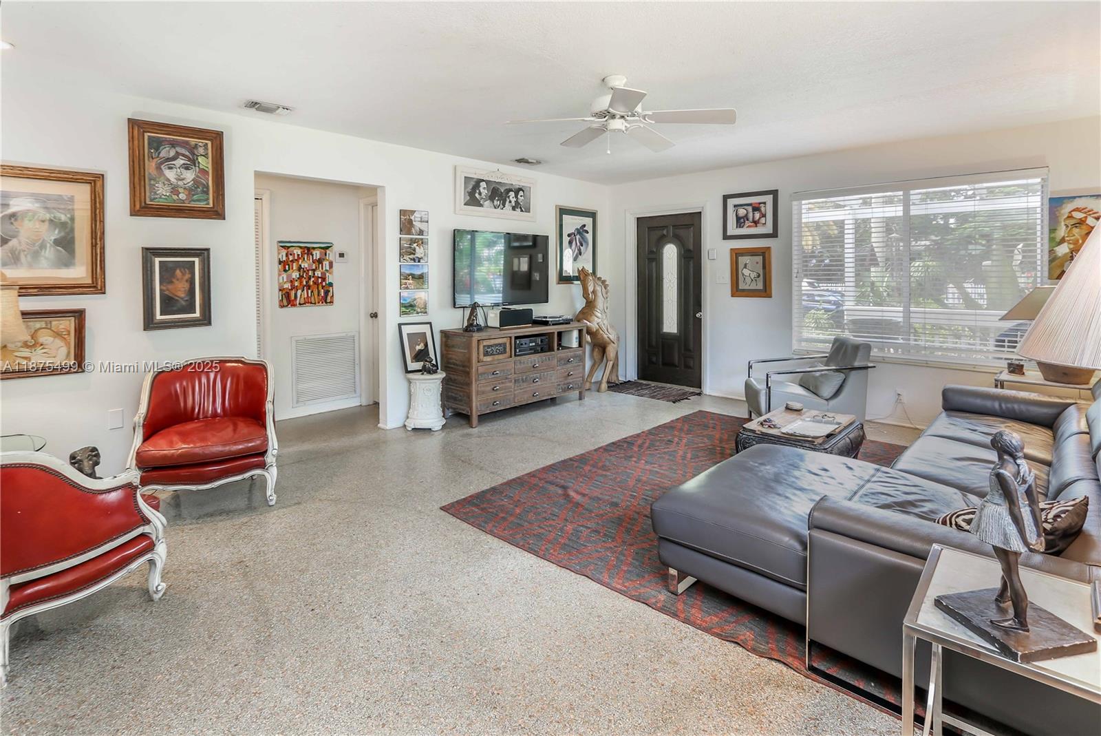 HOLLYWOOD - Residential Lease