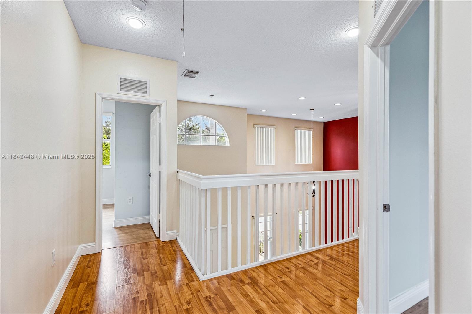 COUNTRYSIDE - Residential