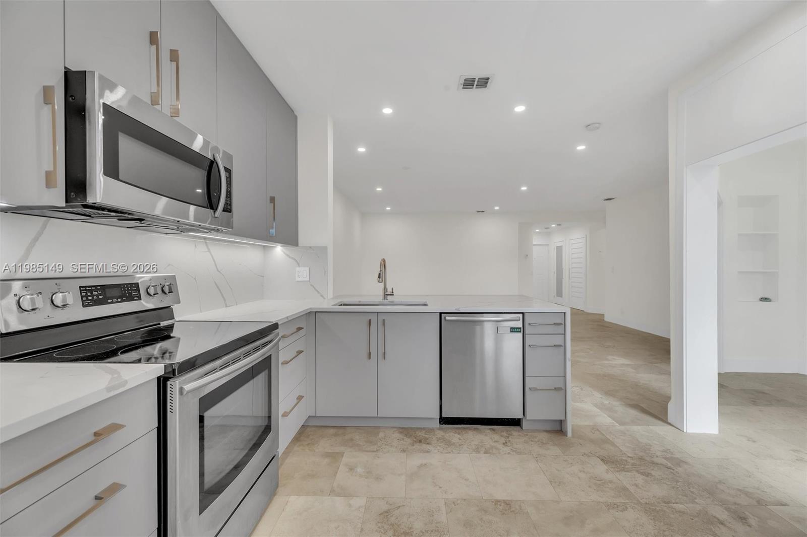 PLUM AT BOCA POINTE CONDO - Residential