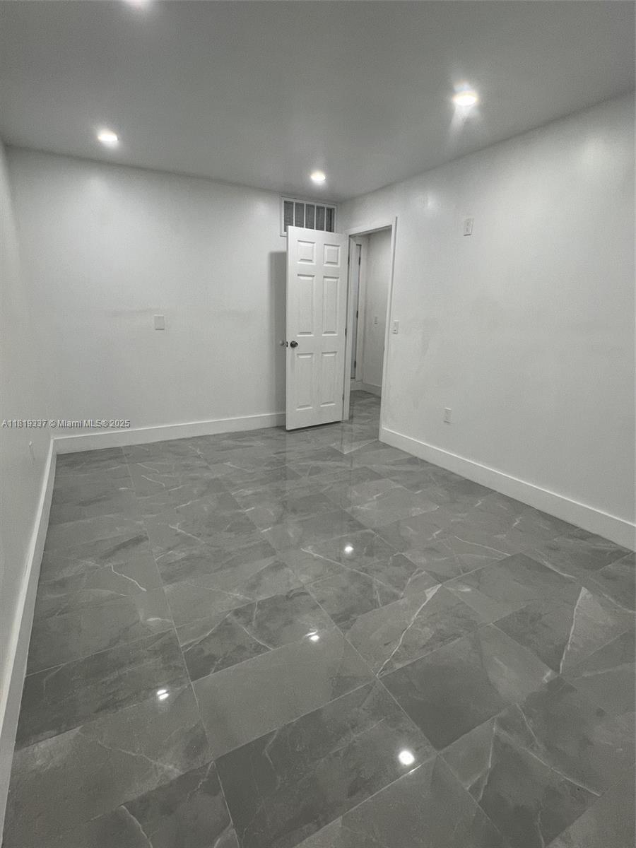 STEESDALE PART 1 - Residential Lease