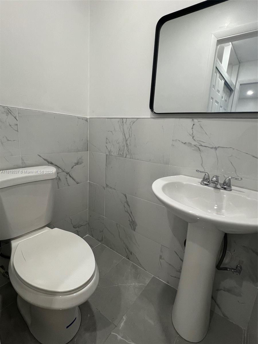 STEESDALE PART 1 - Residential Lease