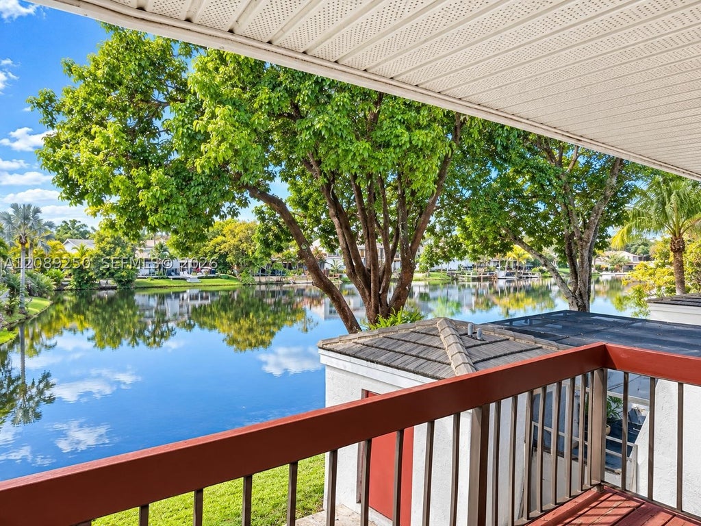 Photo of 3010 Lakewood Ln #319, Hollywood, FL 33021 (MLS # A12089250)