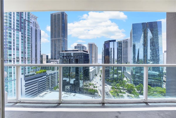 1250 S MIAMI AVE APT 2004, MIAMI, FL 33130 - Image 0df0ce5f8b34de3f6d0e22d116a02d9f/3168270227