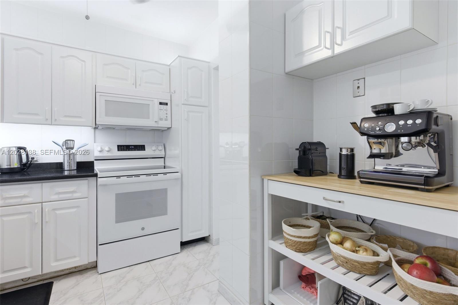 HILLCREST EAST NO 23 COND - Residential