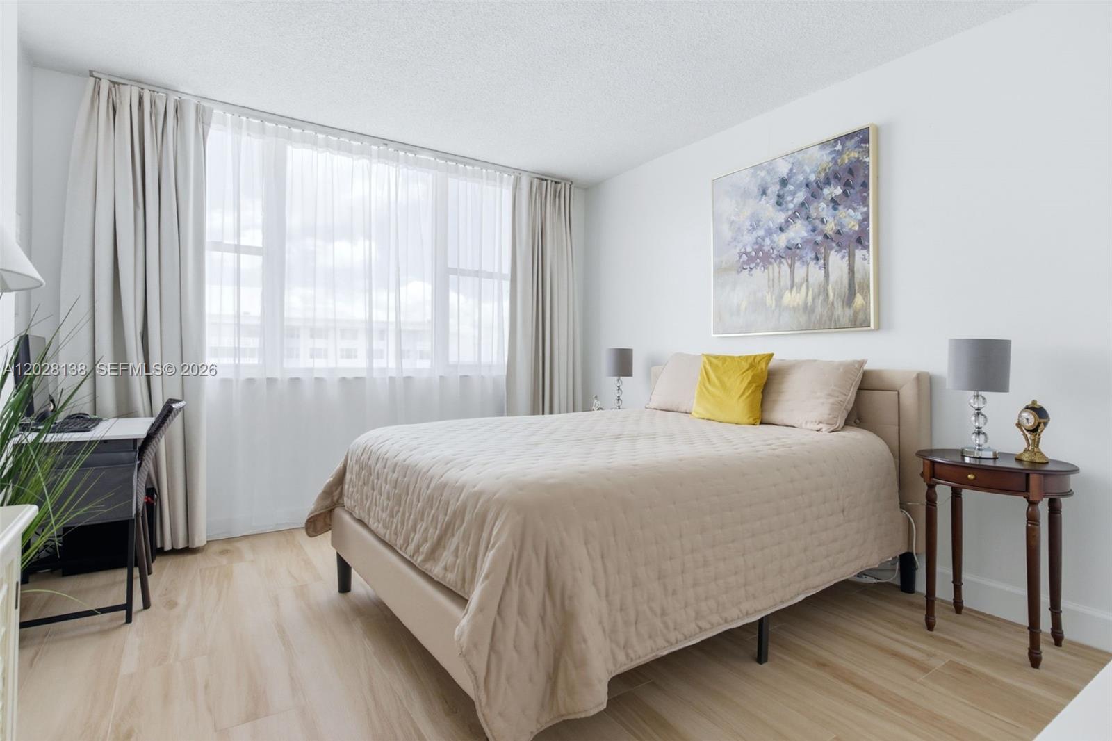 HILLCREST EAST NO 23 COND - Residential