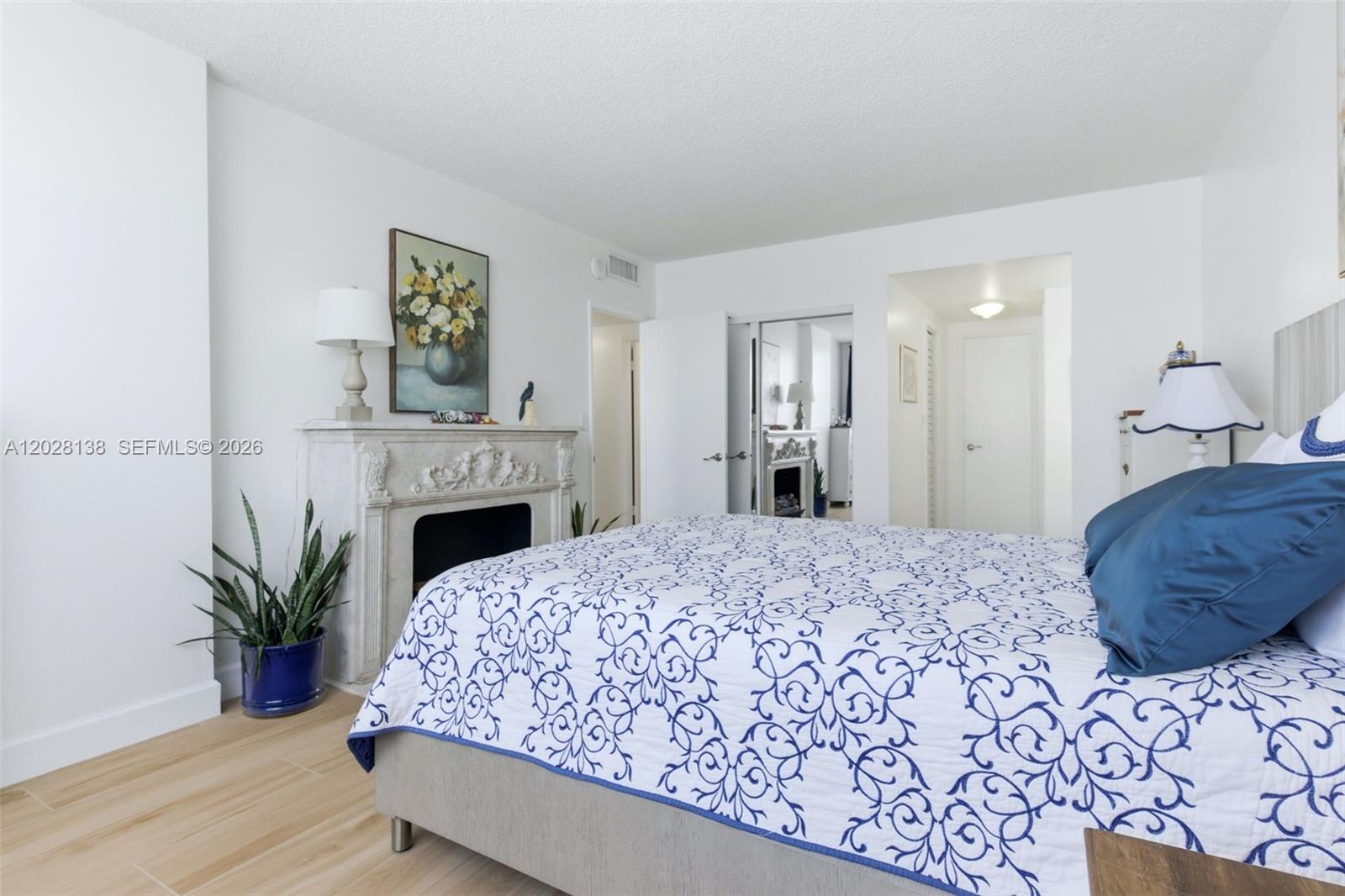 HILLCREST EAST NO 23 COND - Residential