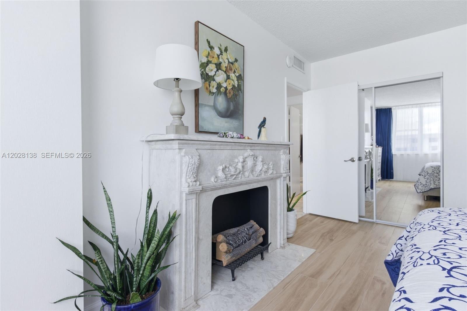HILLCREST EAST NO 23 COND - Residential