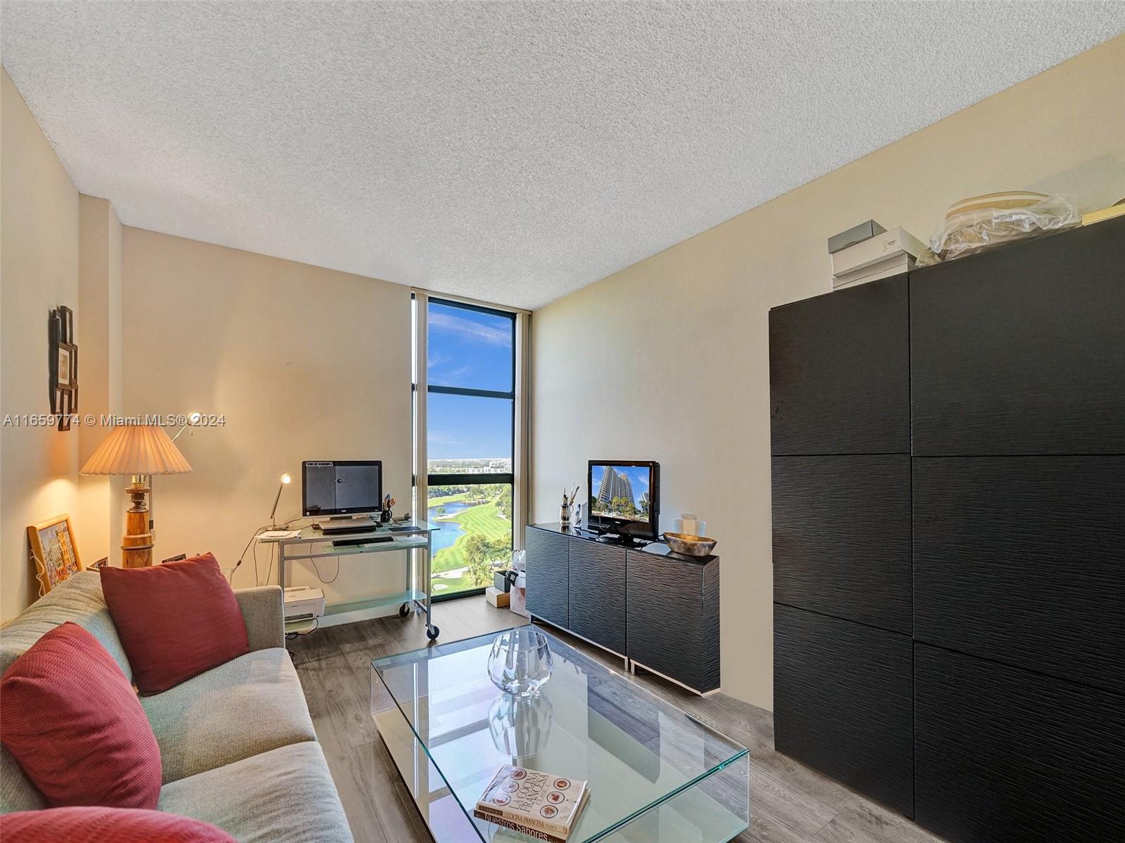 HAMPTONS WEST CONDO - Residential