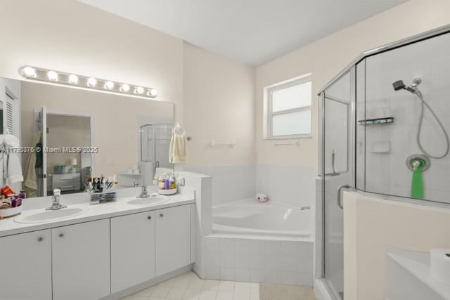 LAKES BY THE BAY CEE - Residential