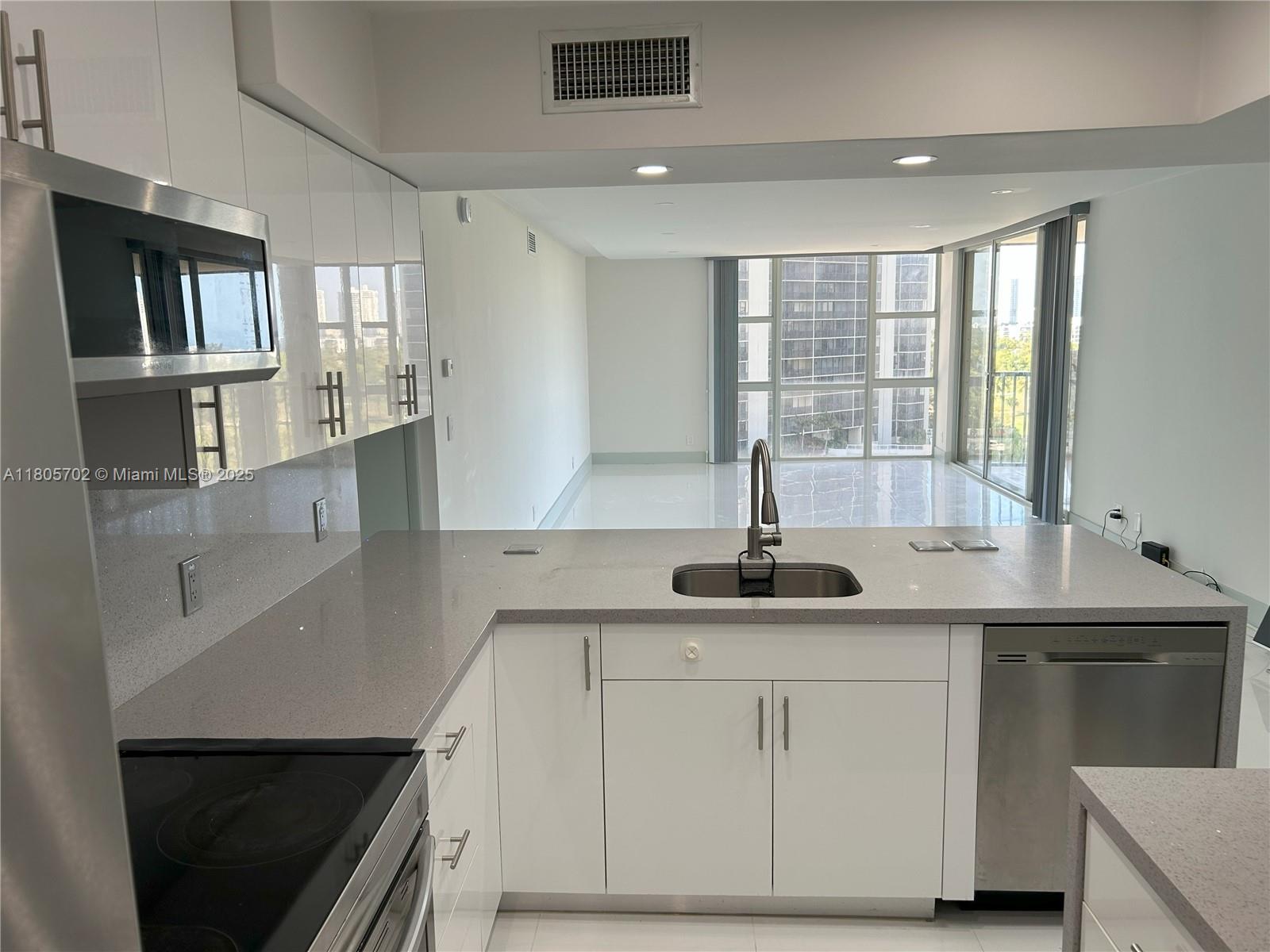 CORONADO CONDO- TOWER II - Residential