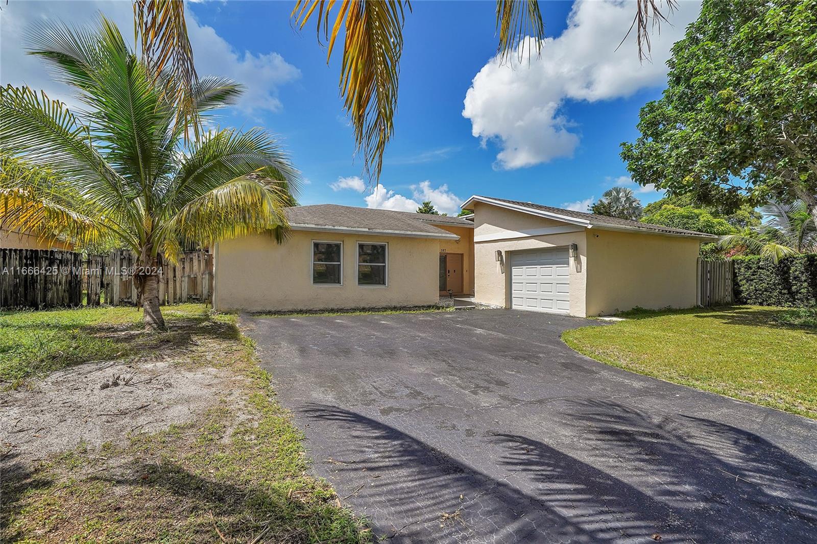 387 Nw 39th Way, Deerfield Beach, Broward County, Florida - 3 Bedrooms  
3 Bathrooms - 