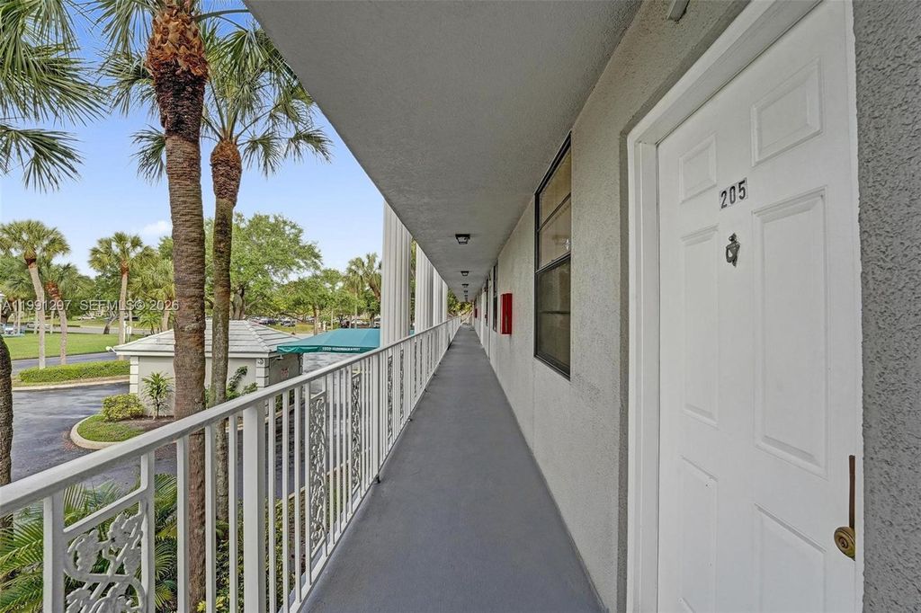 Photo of 1502 Whitehall Dr #205, Davie, FL 33324 (MLS # A11991297)
