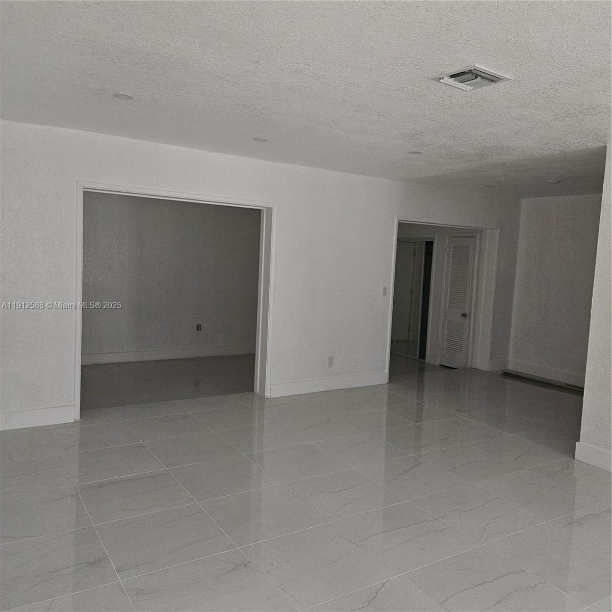 OAK RANCH MANOR CORR PL O - Residential Lease