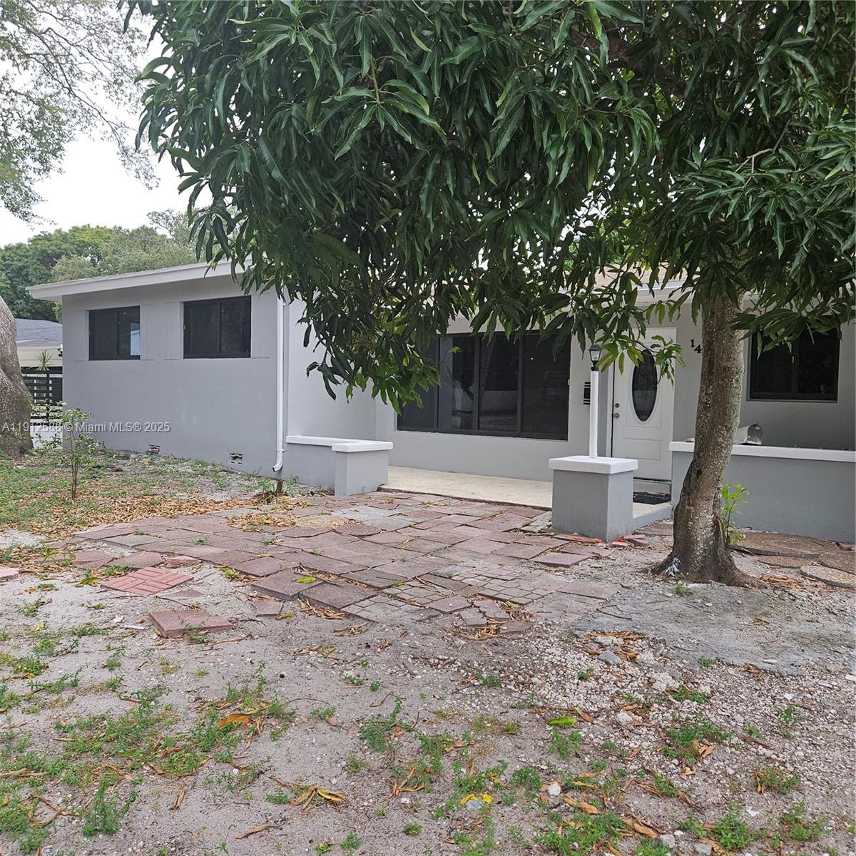 OAK RANCH MANOR CORR PL O - Residential Lease