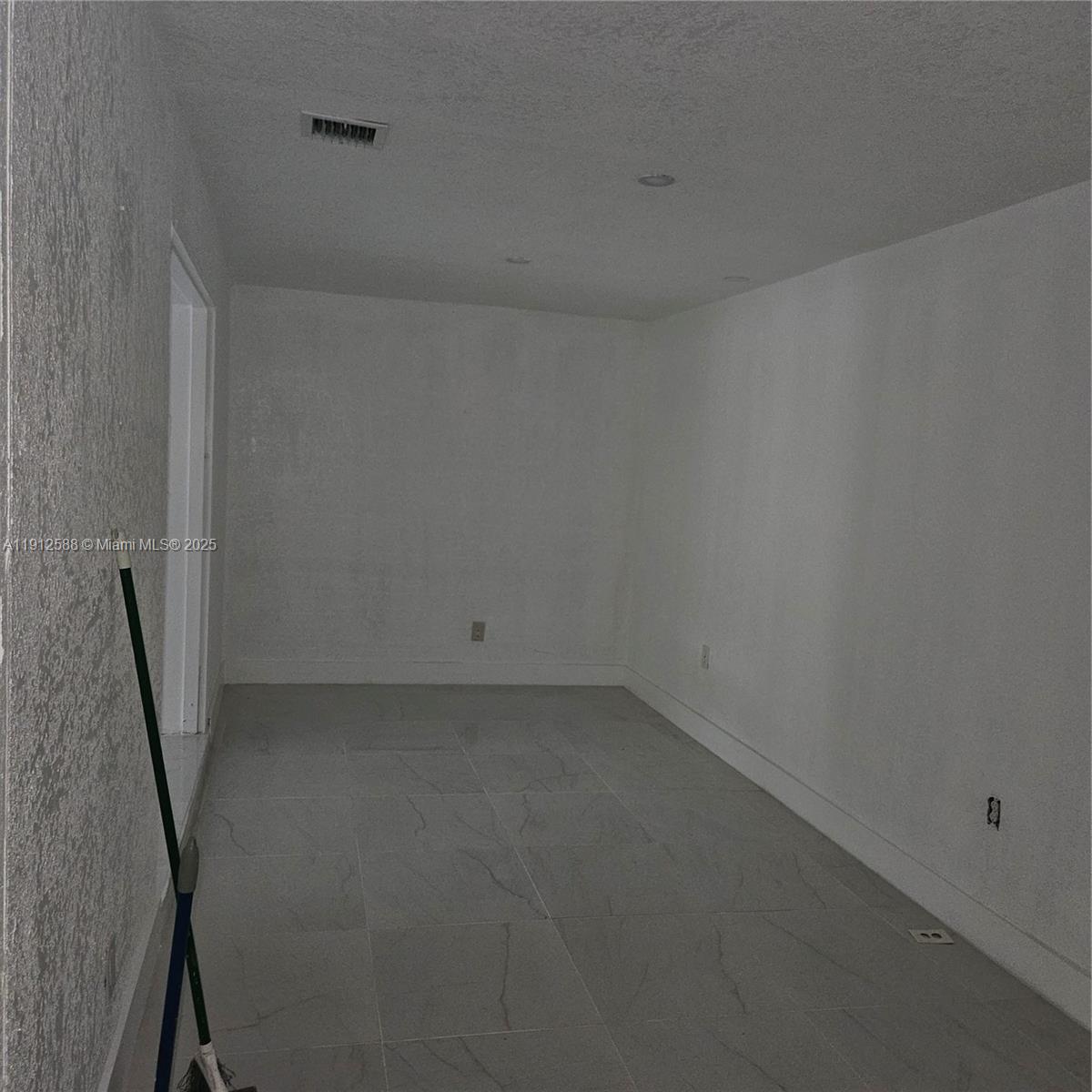 OAK RANCH MANOR CORR PL O - Residential Lease