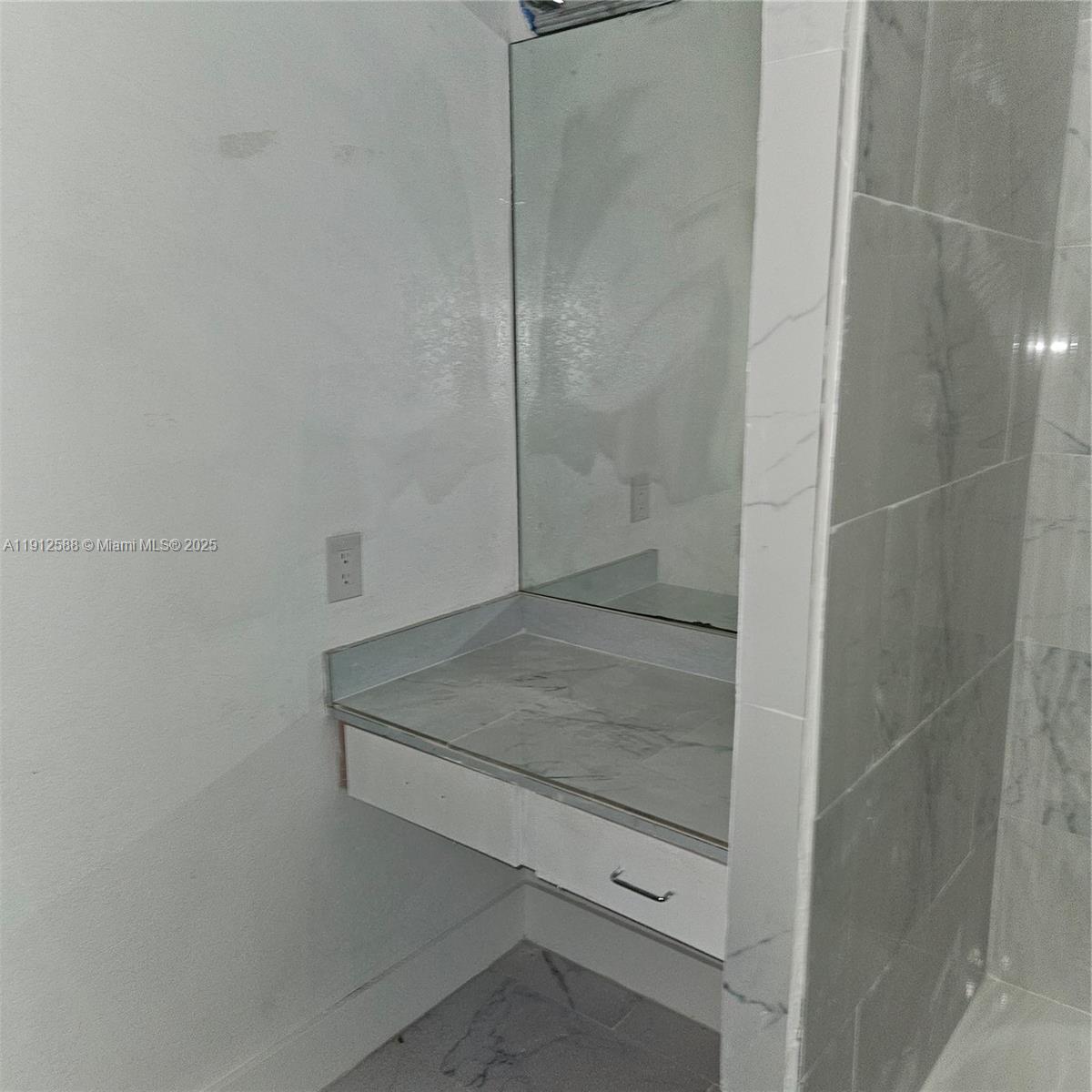 OAK RANCH MANOR CORR PL O - Residential Lease