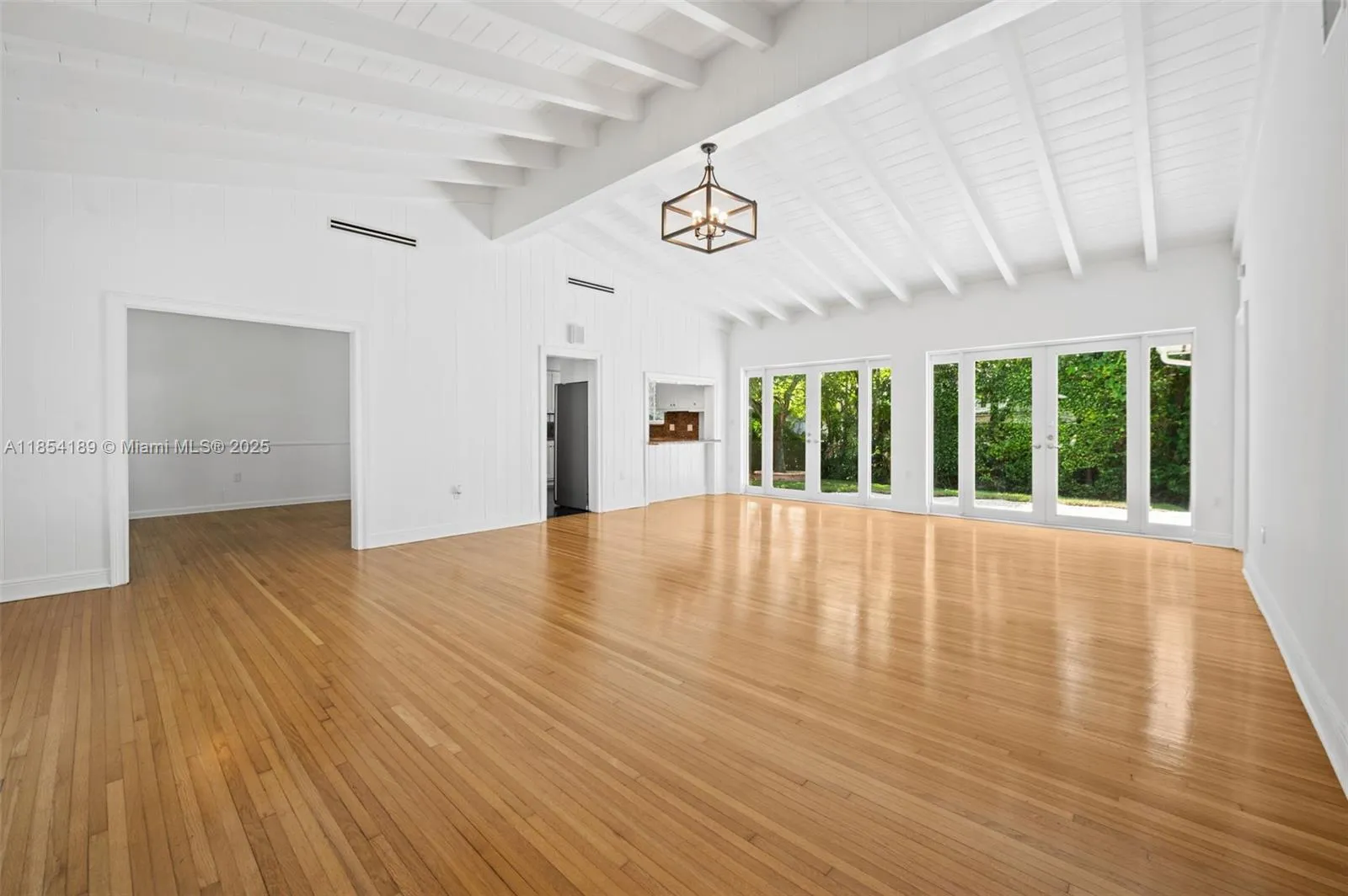 Coral Gables, Florida 33146, United States, 4 Bedrooms Bedrooms, ,3 BathroomsBathrooms,Residential,Active,188051