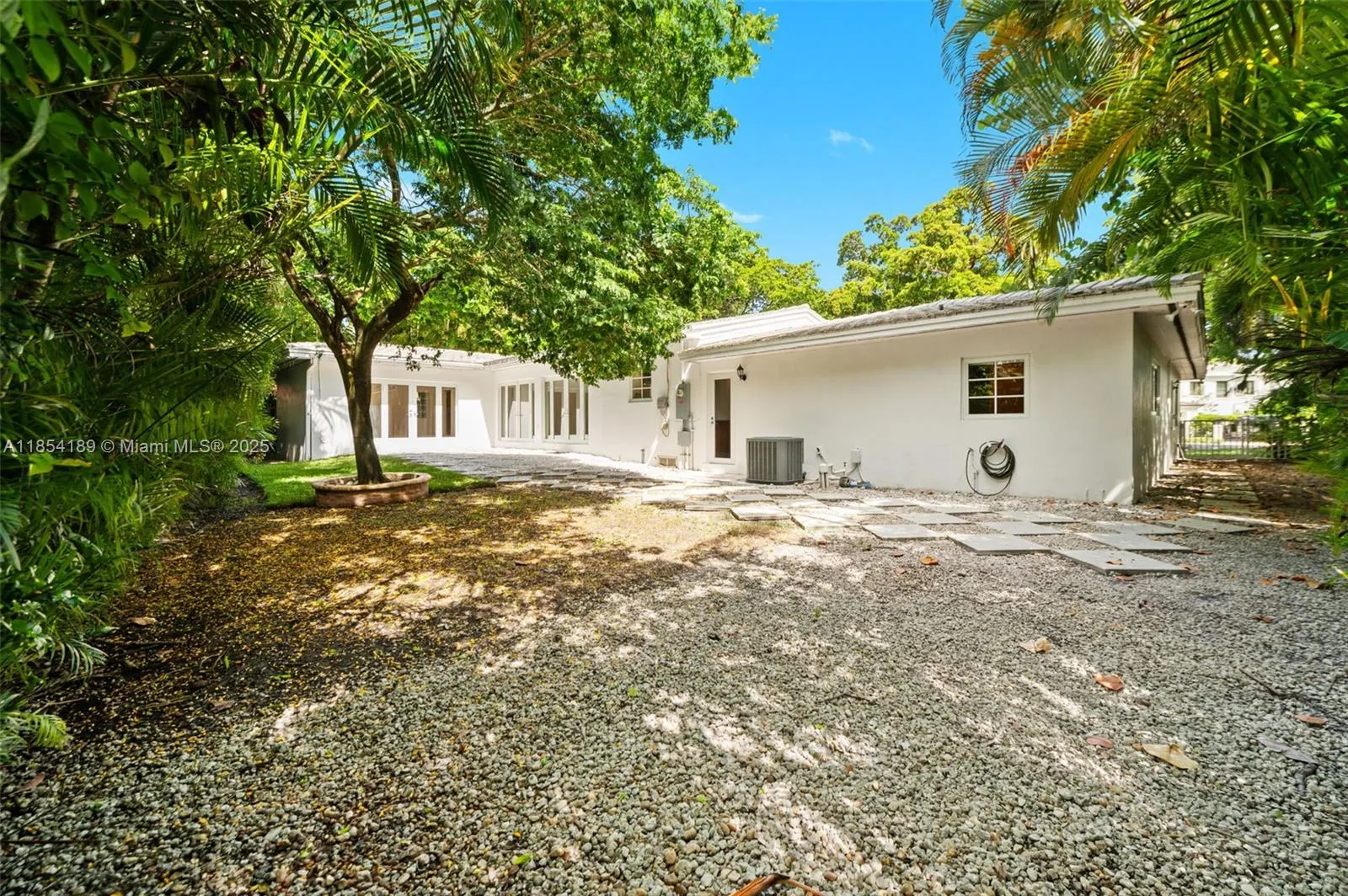 Coral Gables, Florida 33146, United States, 4 Bedrooms Bedrooms, ,3 BathroomsBathrooms,Residential,Active,188051