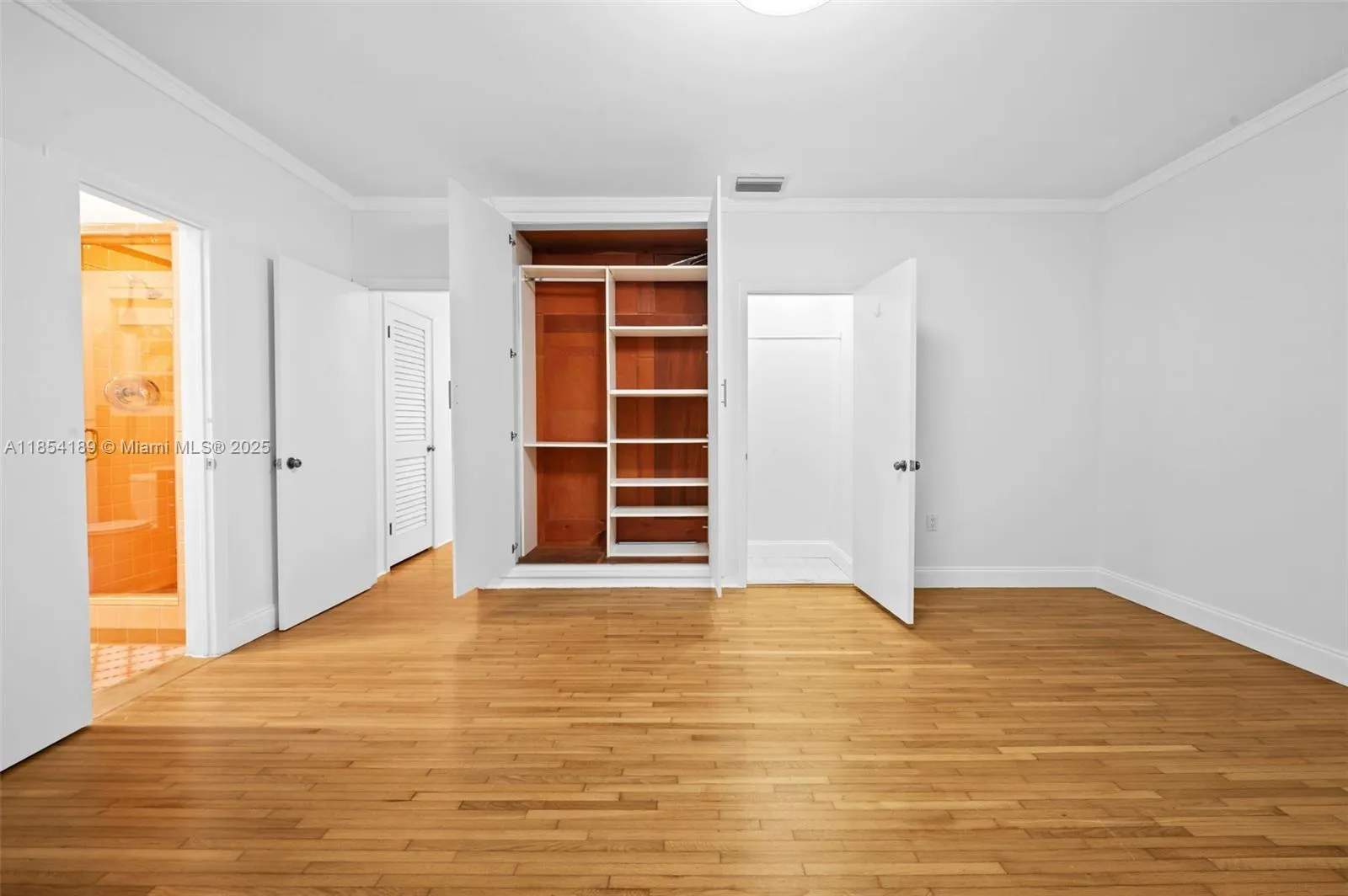 Coral Gables, Florida 33146, United States, 4 Bedrooms Bedrooms, ,3 BathroomsBathrooms,Residential,Active,188051