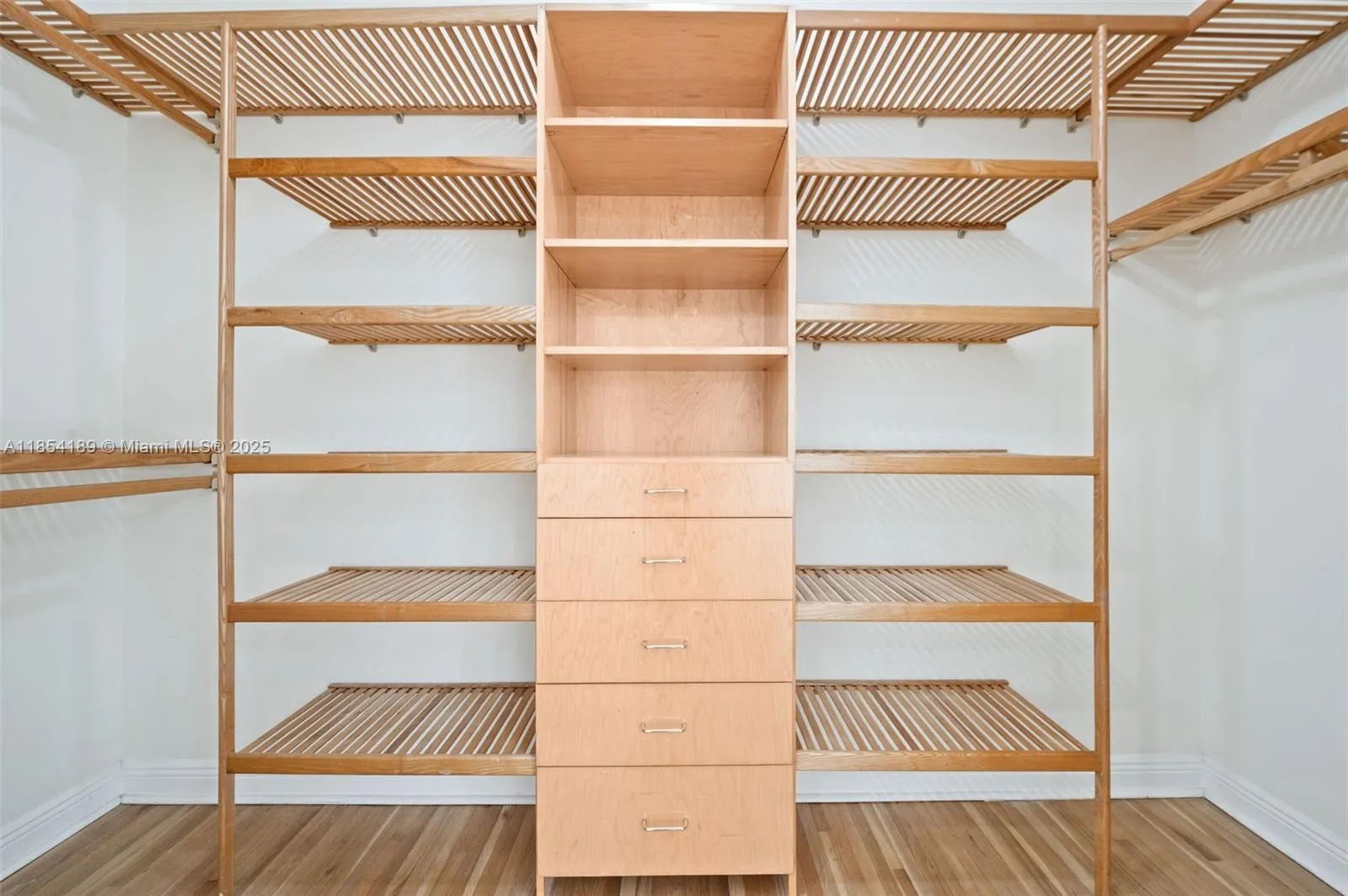 Coral Gables, Florida 33146, United States, 4 Bedrooms Bedrooms, ,3 BathroomsBathrooms,Residential,Active,188051