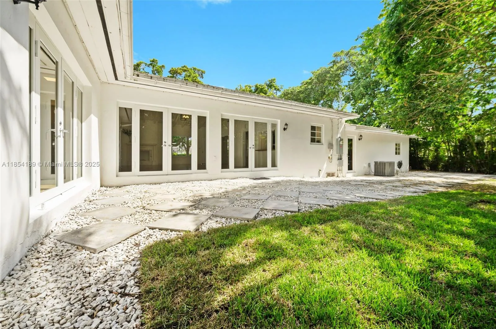 Coral Gables, Florida 33146, United States, 4 Bedrooms Bedrooms, ,3 BathroomsBathrooms,Residential,Active,188051