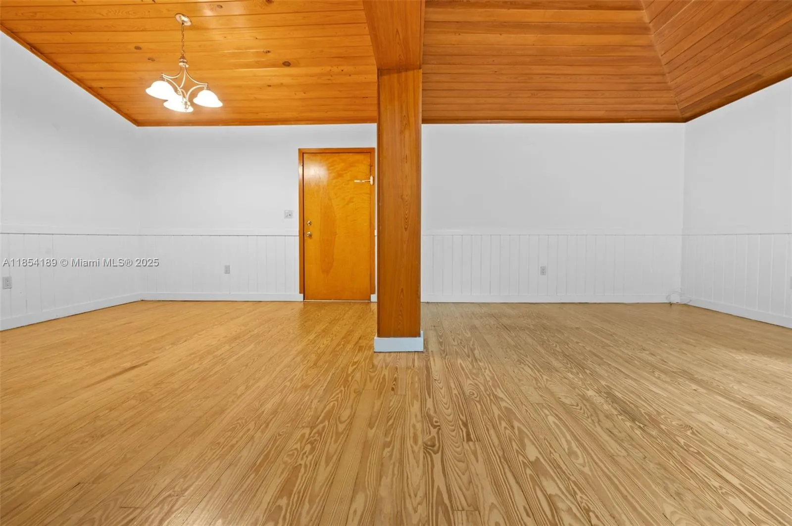 Coral Gables, Florida 33146, United States, 4 Bedrooms Bedrooms, ,3 BathroomsBathrooms,Residential,Active,188051