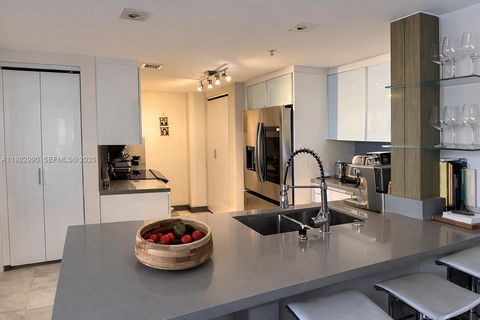 701 Brickell Key Dr. #1611 Miami FL 33131