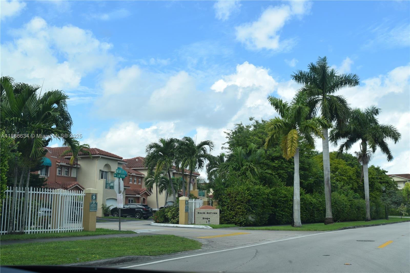 BONITA GOLF VIEW TOWNVILL - Residential