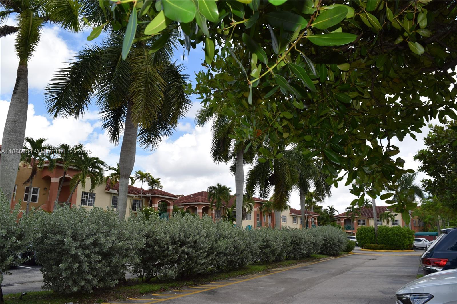 BONITA GOLF VIEW TOWNVILL - Residential